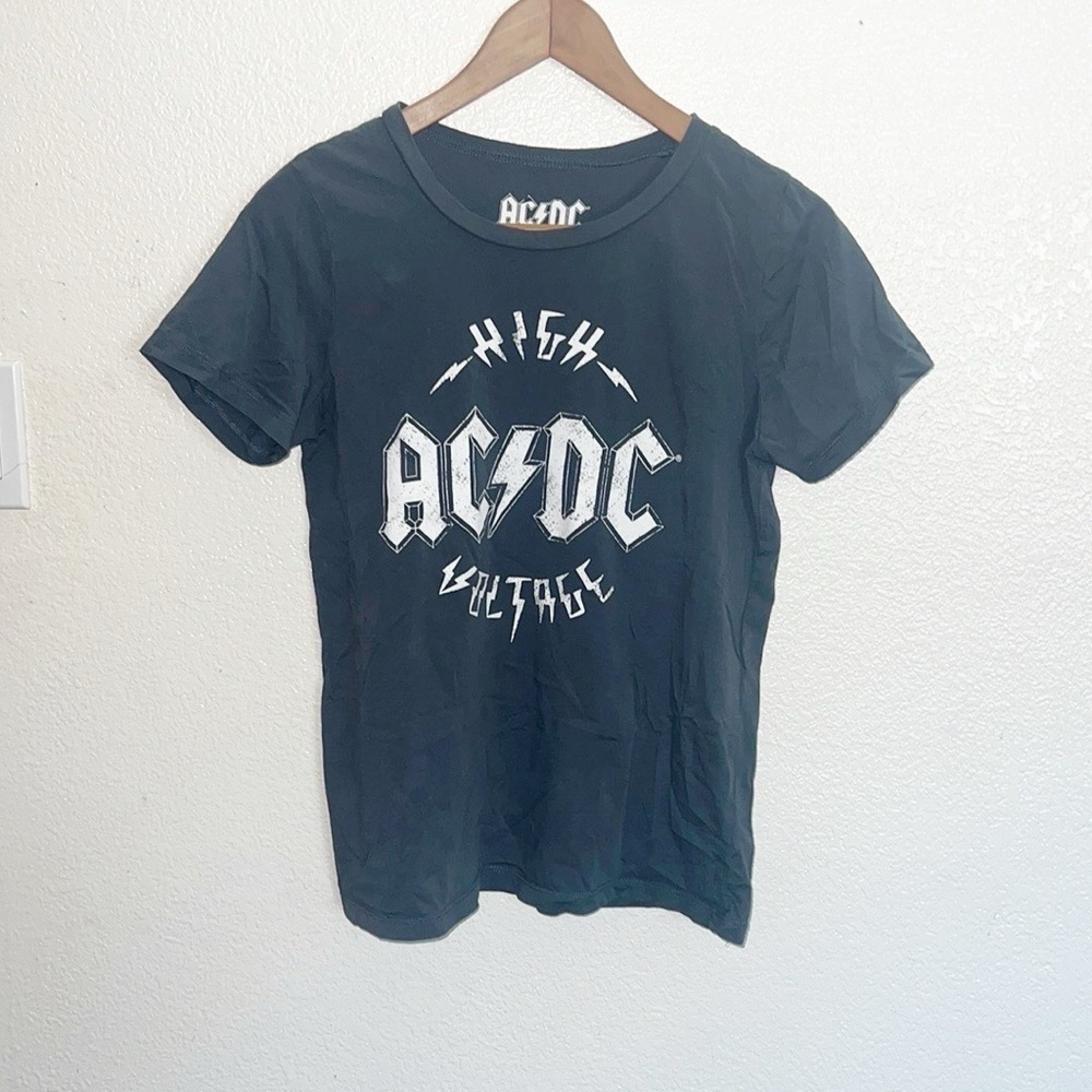 AC/DC High Voltage Women’s Gray Short Sleeve Scoop Neck T-Shirt